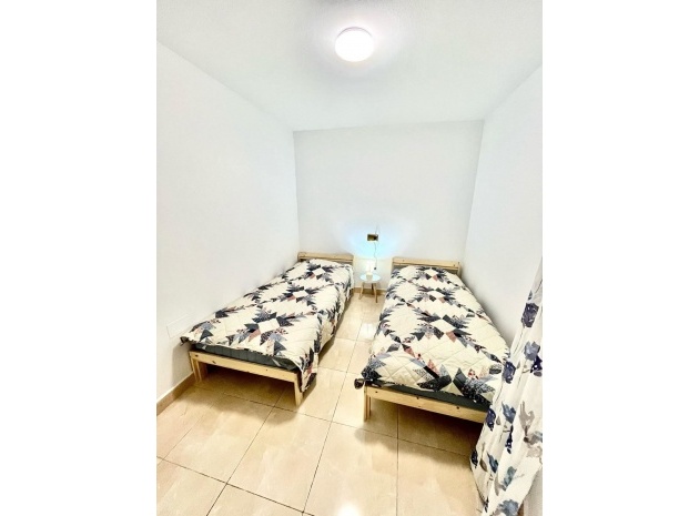 Resale - Apartment - Torrevieja - Torrevieja Centro