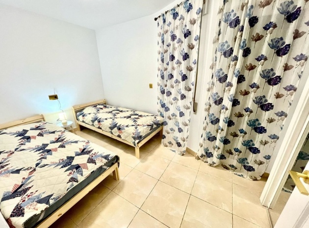Resale - Apartment - Torrevieja - Torrevieja Centro