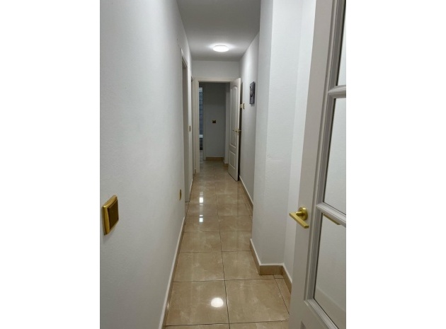 Resale - Apartment - Torrevieja - Torrevieja Centro