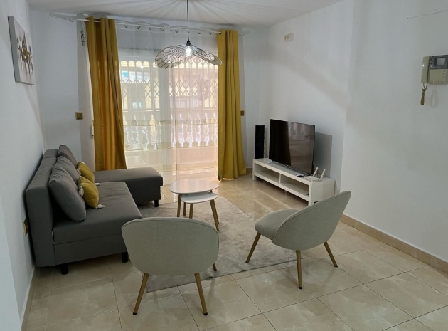 Resale - Apartment - Torrevieja - Torrevieja Centro