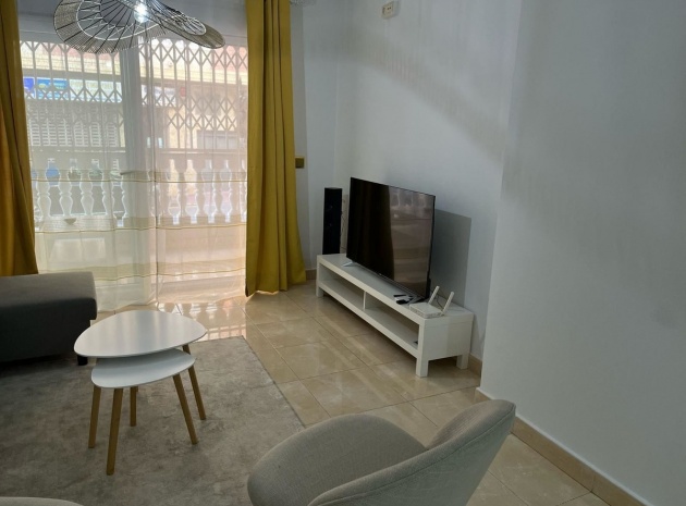 Resale - Apartment - Torrevieja - Torrevieja Centro