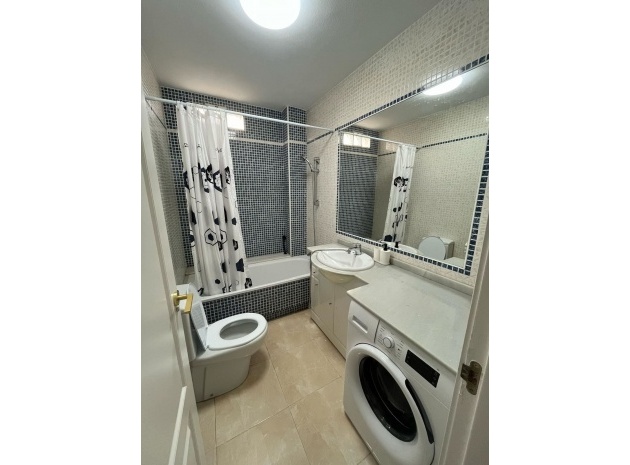 Resale - Apartment - Torrevieja - Torrevieja Centro