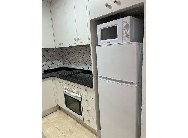Resale - Apartment - Torrevieja - Torrevieja Centro