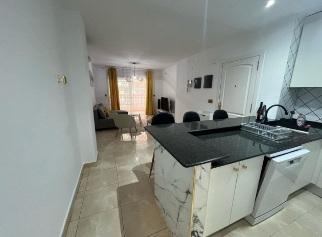 Resale - Apartment - Torrevieja - Torrevieja Centro