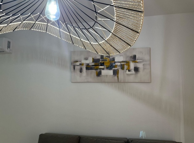 Resale - Apartment - Torrevieja - Torrevieja Centro
