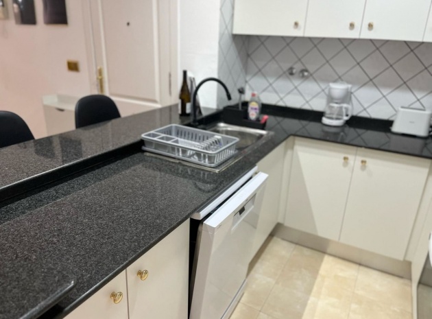 Resale - Apartment - Torrevieja - Torrevieja Centro