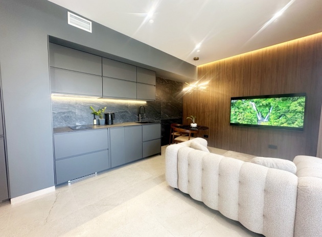 Resale - Apartment - Torrevieja - Torrevieja Centro