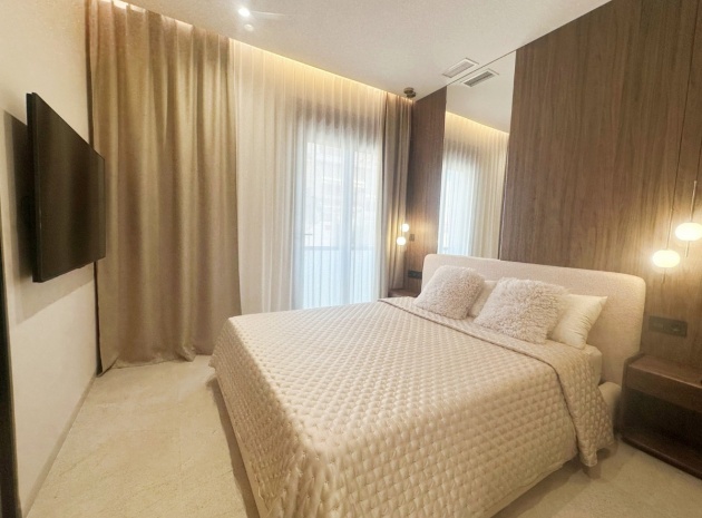 Resale - Apartment - Torrevieja - Torrevieja Centro