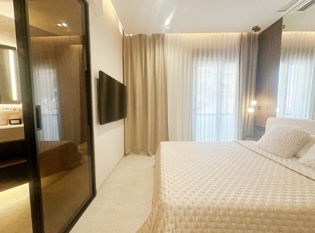 Resale - Apartment - Torrevieja - Torrevieja Centro