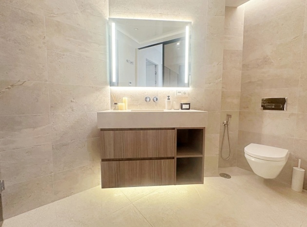Resale - Apartment - Torrevieja - Torrevieja Centro