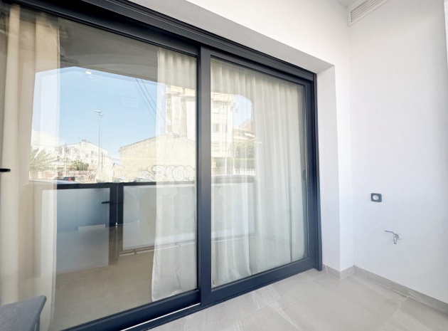 Resale - Apartment - Torrevieja - Torrevieja Centro