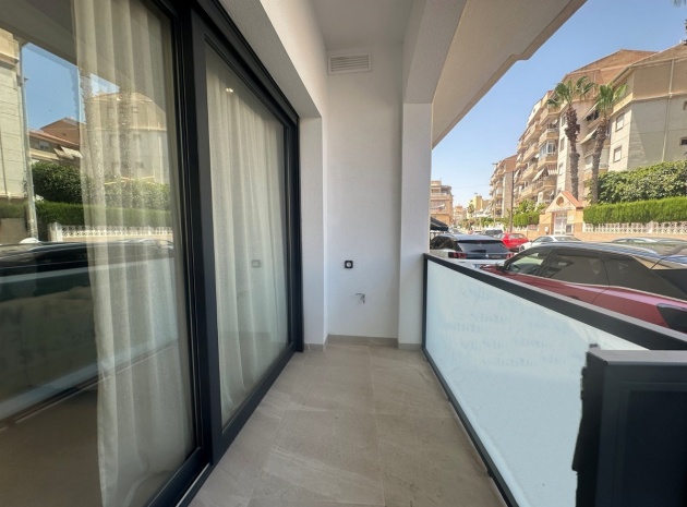 Resale - Apartment - Torrevieja - Torrevieja Centro