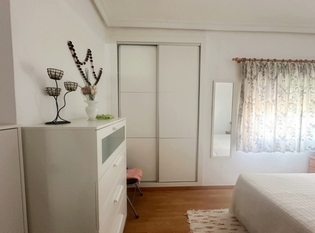 Resale - Villa - Torrevieja - La Mata