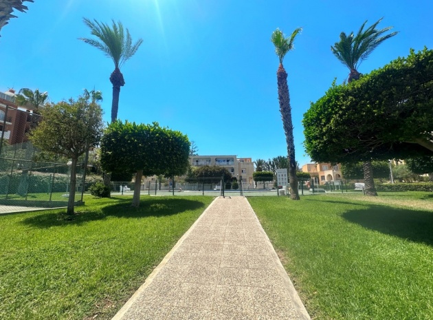 Resale - Villa - Torrevieja - La Mata