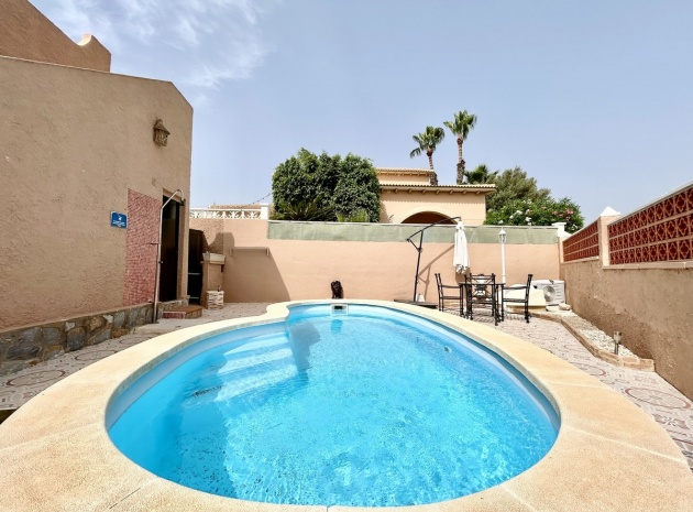 Resale - Villa - Orihuela - Villamartin