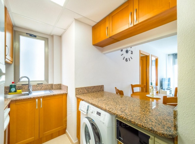 Resale - Apartment - Torrevieja - Playa De Los Locos