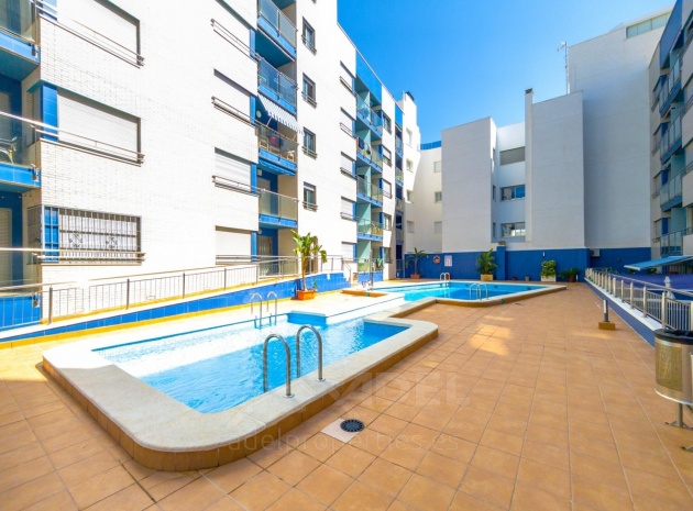 Resale - Apartment - Torrevieja - Playa De Los Locos
