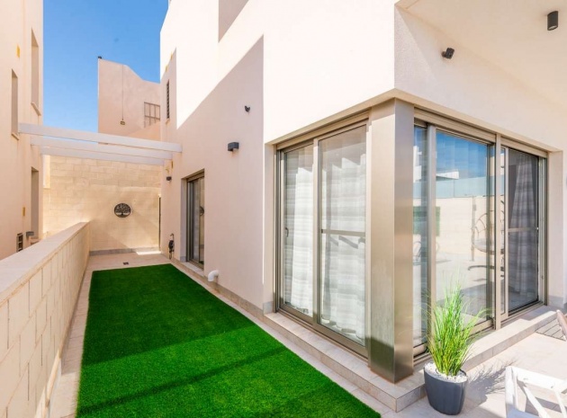 Resale - Villa - Orihuela - Orihuela Costa