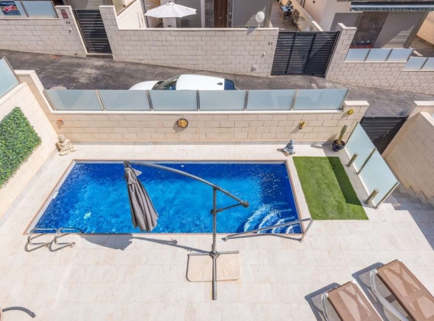 Resale - Villa - Orihuela - Orihuela Costa