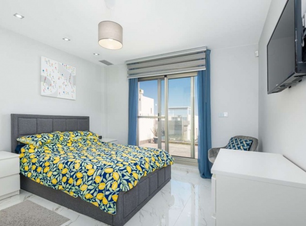 Resale - Villa - Orihuela - Orihuela Costa