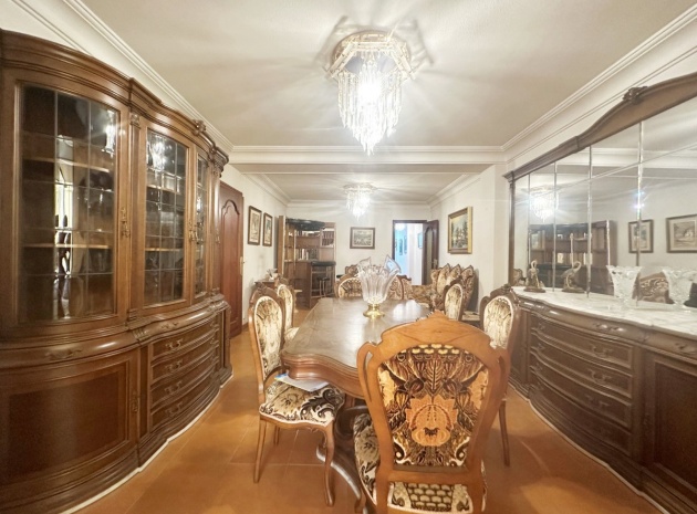 Resale - Apartment - Torrevieja - Torrevieja Centro