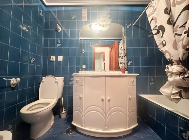 Resale - Apartment - Torrevieja - Torrevieja Centro