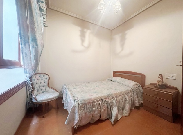Resale - Apartment - Torrevieja - Torrevieja Centro