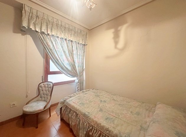 Resale - Apartment - Torrevieja - Torrevieja Centro