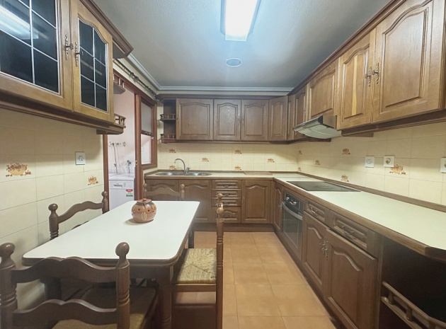 Resale - Apartment - Torrevieja - Torrevieja Centro
