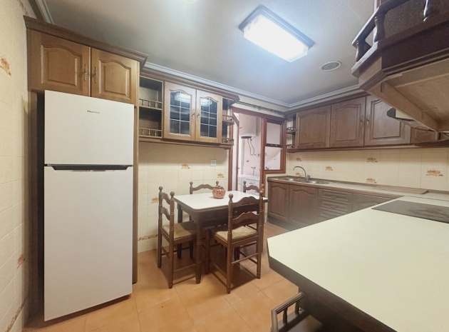 Resale - Apartment - Torrevieja - Torrevieja Centro