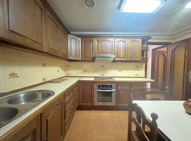 Resale - Apartment - Torrevieja - Torrevieja Centro
