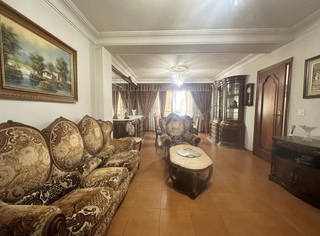 Resale - Apartment - Torrevieja - Torrevieja Centro