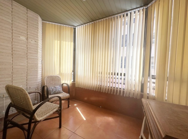 Resale - Apartment - Torrevieja - Torrevieja Centro