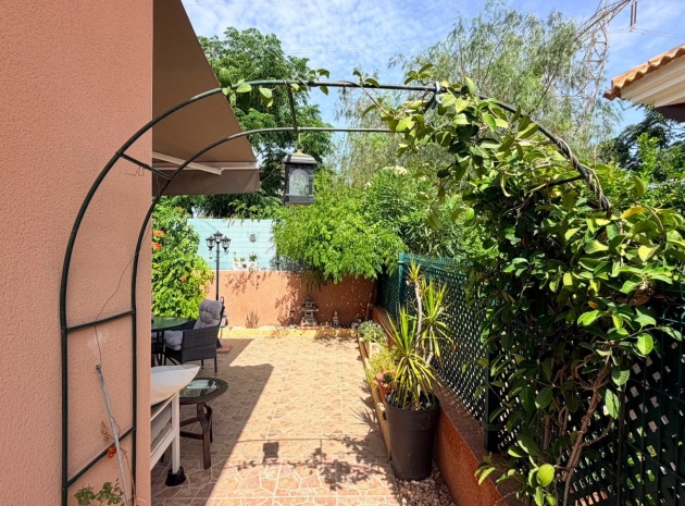Resale - Villa - Los Montesinos - La Herrada