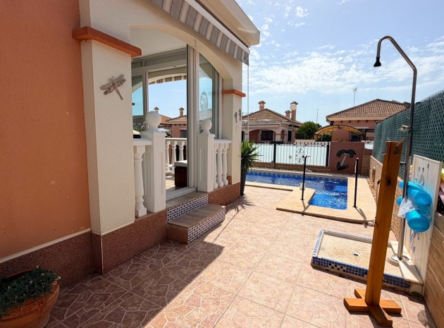 Resale - Villa - Los Montesinos - La Herrada