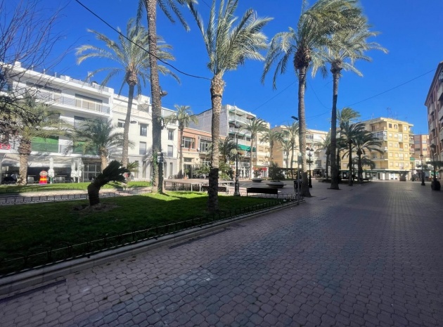 Resale - Villa - Dolores - Dolores Centro