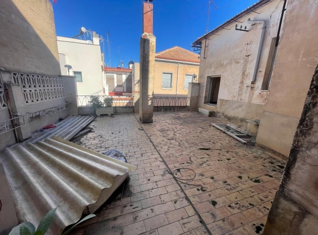 Resale - Villa - Dolores - Dolores Centro