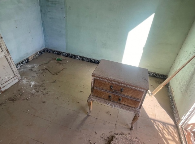 Resale - Villa - Dolores - Dolores Centro