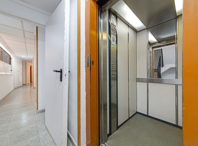 Wiederverkauf - Wohnung - Torrevieja - Torrevieja Centro