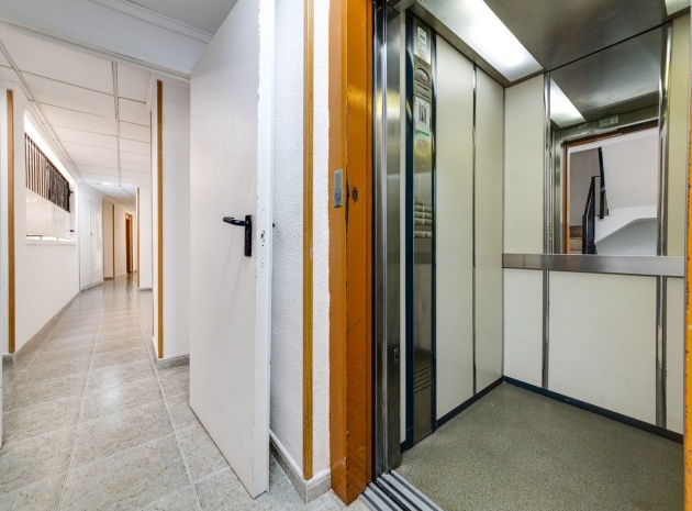 Wiederverkauf - Wohnung - Torrevieja - Torrevieja Centro