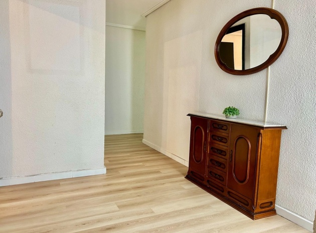 Revente - Appartement - Torrevieja - Torrevieja Centro