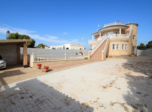 Återförsäljning - Villa - Campoamor - lomas de don juan