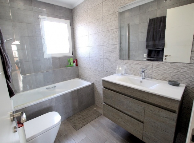 Återförsäljning - Villa - Campoamor - lomas de don juan