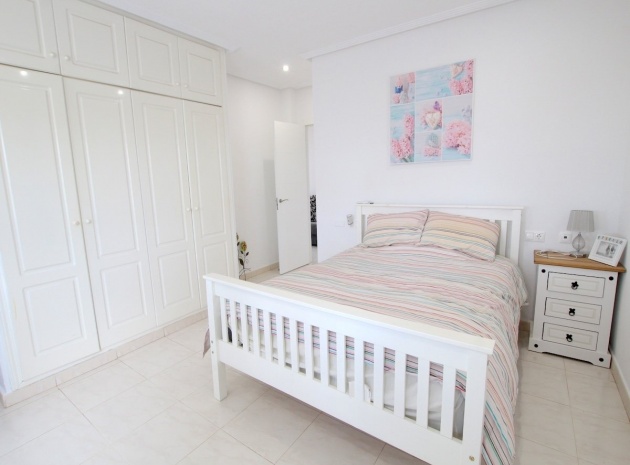 Återförsäljning - Villa - Campoamor - lomas de don juan