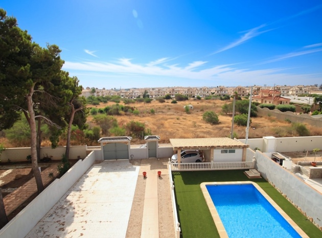 Återförsäljning - Villa - Campoamor - lomas de don juan