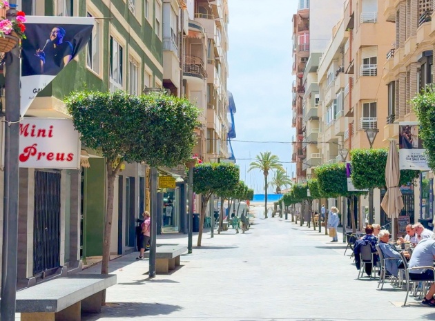 Wiederverkauf - Wohnung - Torrevieja - Torrevieja Centro