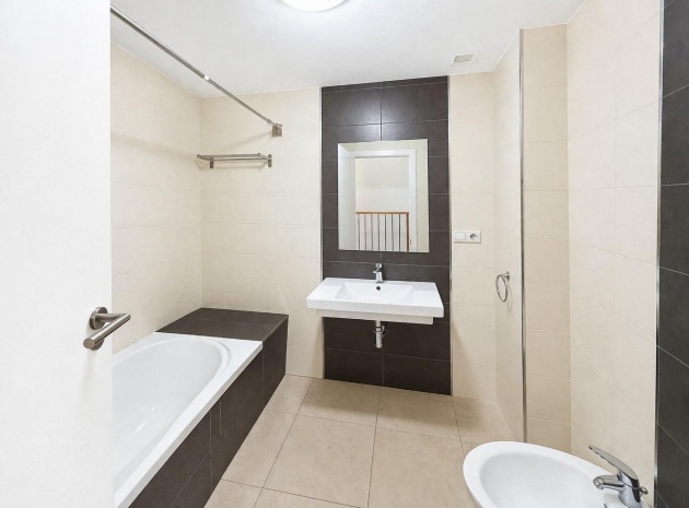 Resale - Townhouse - Torrevieja - Aguas Nuevas