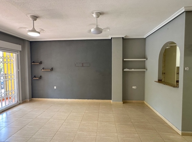 Wiederverkauf - Villa - Daya Nueva - Daya Nueva Centro