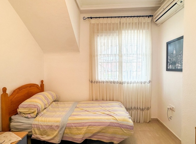 Återförsäljning - Villa - Orihuela - Punta Prima