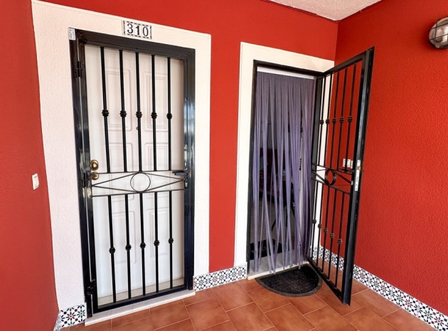 Återförsäljning - Villa - Orihuela - Punta Prima